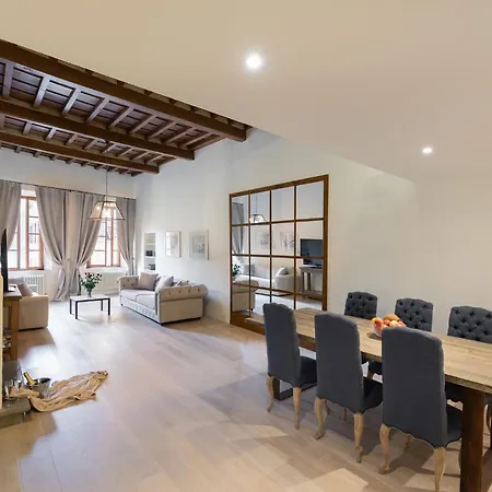 Pure Luxury In Oltrarno Florence
