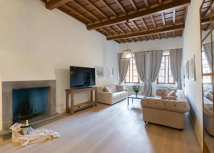 Pure Luxury In Oltrarno